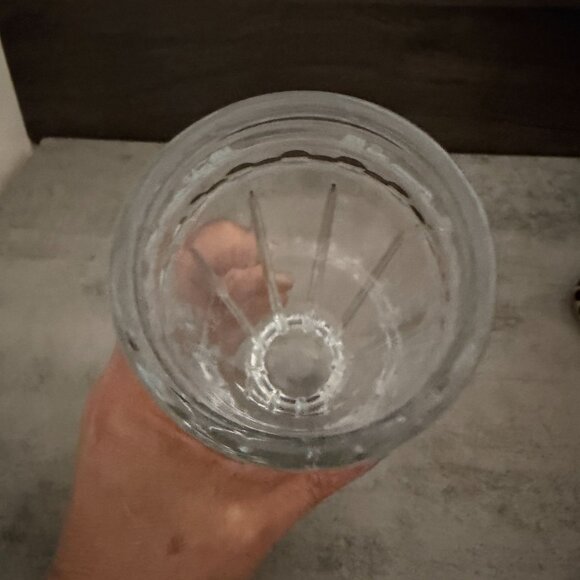 Vera Wang Wedgwood With Love German Clear Lead Crystal Flower Vase 7.5" Tall - Picture 4 of 7